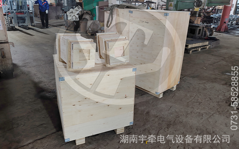 礦用蓄電池電機(jī)車(chē)出口海外 2.jpg